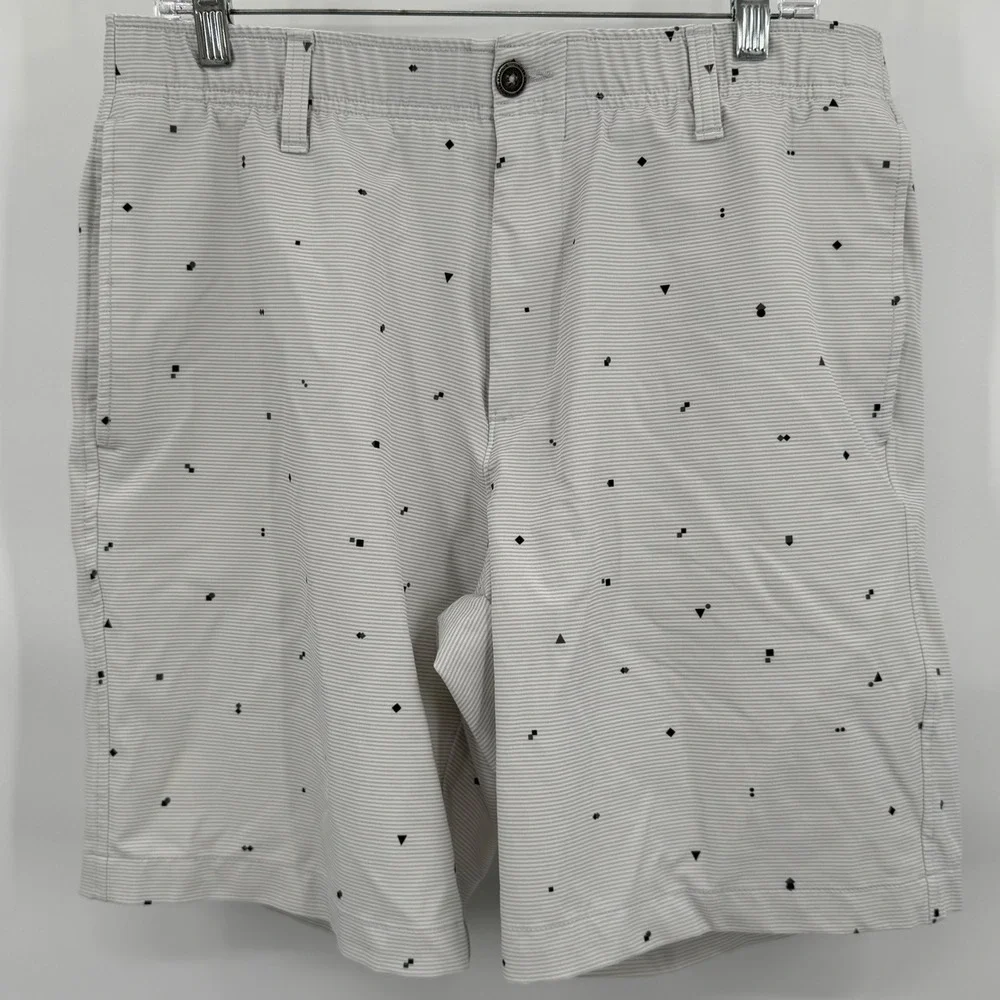 Under Armour Golf Shorts Mens 34 Actual White‎ Striped Geometric Pattern